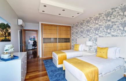 Azure Serenity Villa by LovelyStay - Foto 31