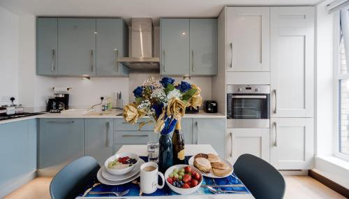 Step Free 2 Bed 2 bath Oasis FlatIClose to David Lloyd Gym with Fully Equipped Kitchen& Parking in DartfordIMins from station and 45 mins into Central London - Foto 4, Other