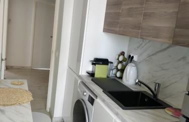 F2 lumineux 8 min à pieds de la plage - Foto 1