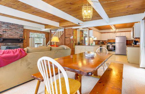 Ski, Hike and More! Year-Round Retreat in West Dover - Foto 3
