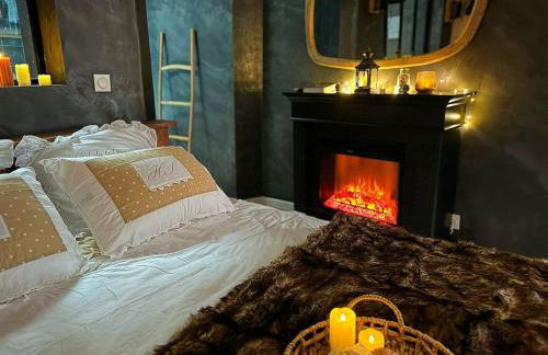 Le chalet romantique, SPA, Écran cinéma, Lit king size, day use, 10 min centre - Foto 4