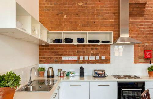 Bowen-Buscarlet (Large Suite) at Bicester Heritage - Foto 19