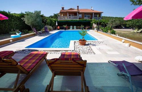 Apartments Holliday house Leylandia - Photo 1