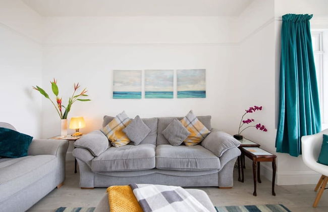 Absolute Beachfront With Decked Garden Oasis and Views - Foto 63