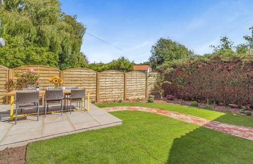 Queens Barn - Photo 34