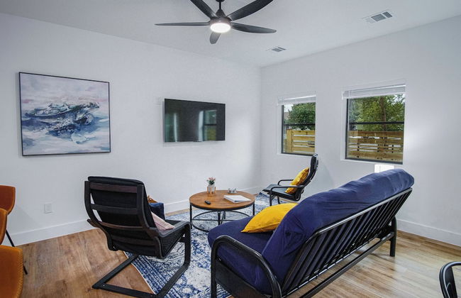 Amazing 3BR 2BA Only 5 Mins From Downtown - Foto 11