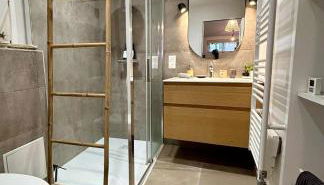 Le joli jardin face à l'Abbaye - Foto 5, towels, Shower, storage