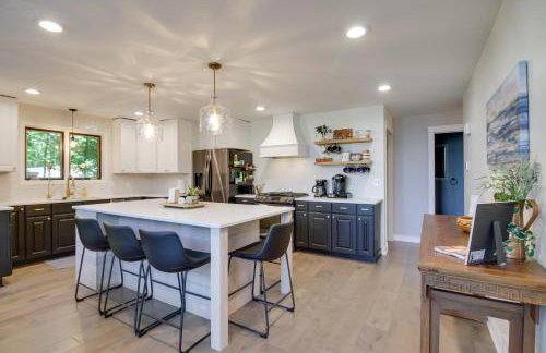 Lakefront Sunburg Vacation Rental with Boat Dock! - Foto 10