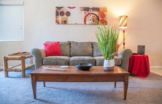 Longer Stay for Travelers Blocks from Hospital and Downtown Security Gates - Foto 44