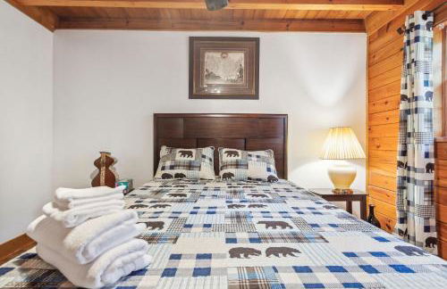 Cabin Bliss - Just 1 Mile from Lake Lanier - Foto 14