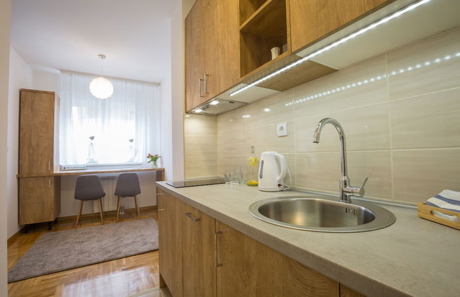 Thomas Residence - Photo 13