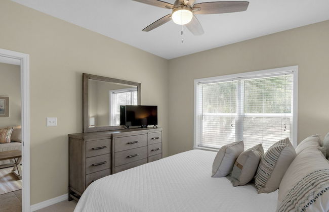 1st Floor, Walkable to Dining, Shopping, Beach - Sleeps 6 - Foto 4