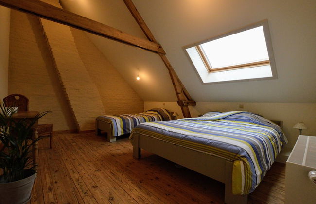 Spacious Holiday Home With Pond in Poperinge - Photo 14