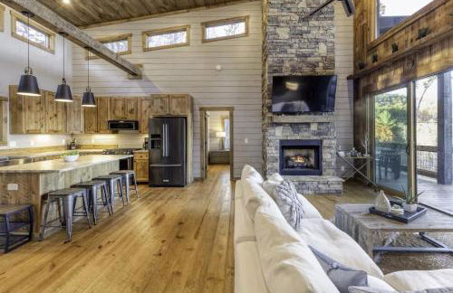 Modern Rustic Cabin with Sprawling Views and Hot Tub - Foto 10