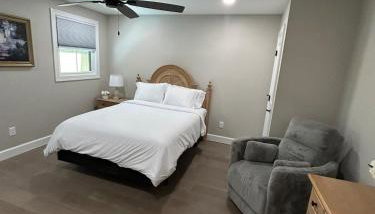 Cozy Couples Retreat 10 minutes to Beach & Downtown - Foto 2