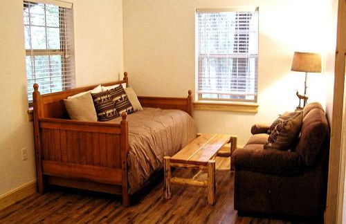 Inviting Family-Friendly Cabin Rental for Four on Flathead Lake in Montana - Foto 3