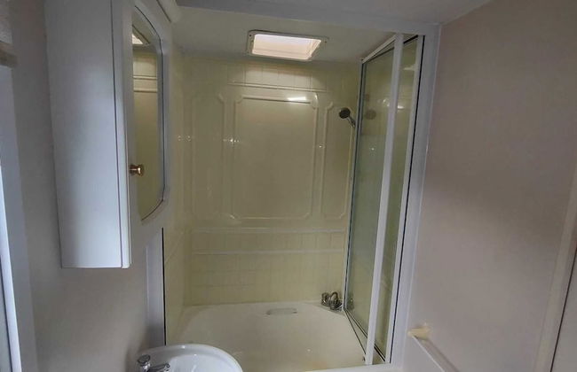Charming 3-bed Caravan Cymtydu - Foto 12