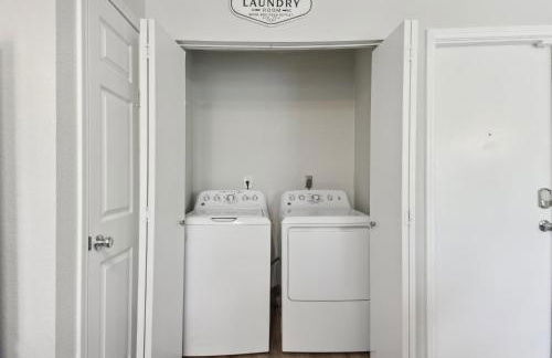 Modern Rental Near Medical Center, Six Flags, UTSA, La Cantera, Lackland AFB - Foto 36