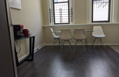 Downtown Vintage Chicago APT - Photo 16