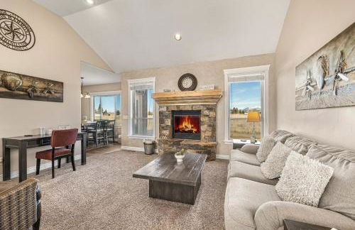 Teton Harmony by KABINO Hot Tub Pool Table Fire Pit Mtn Views 2 Levels 2 Living Rooms WiFi Grill - Foto 12