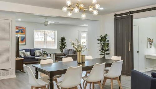 Luxury 4Bed 2Bath Hidden Gem w Backyard Oasis - Foto 5