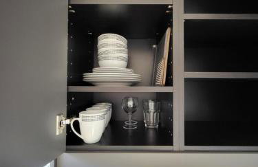 Sands House - luxury modern studios with secure parking in Epsom, Surrey - Photo 13