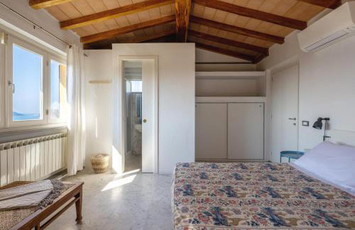 "The Ulivi" inside Le Agavi Private Park, shared Pool and Tennis 200m far, Sea View Apartment 2 AC BDR, 2BTH, parking next home and private garage in Lerici! Cooking Lesson and Wine Tasting - Foto 26