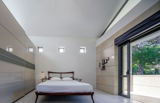 Minimal Blue Villa - Photo 6