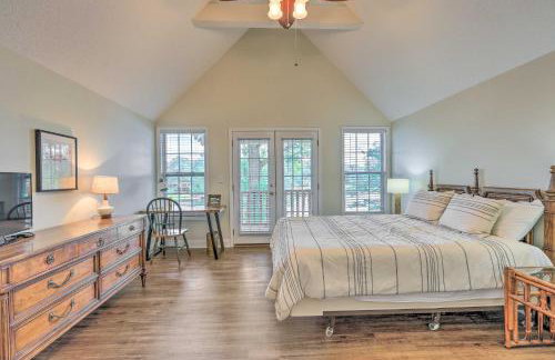 Lakefront Retreat with Deep Water and Great Views! - Foto 12