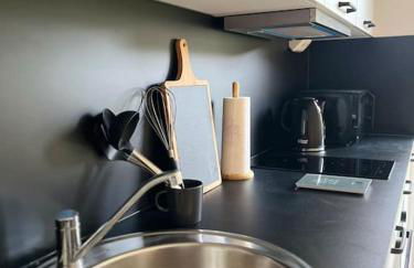 Greenroom Apartment - Photo 3