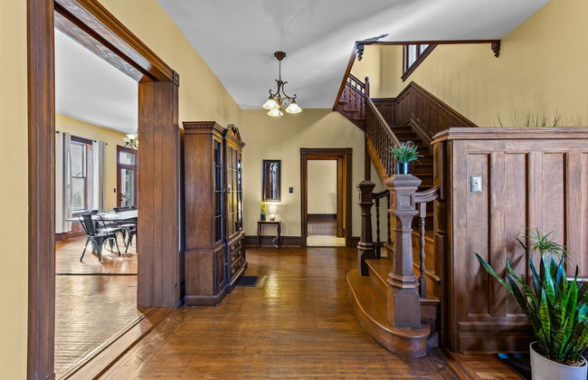 The Marquis Manor | JZ Vacation Rentals - Photo 18