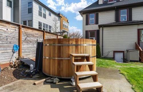 Northwest Retreat with Cedar Hot Tub - Foto 10