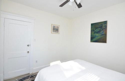 Spacious Home with Parking, Laundry - Near RU, RWJ, NJ Transit - Foto 62