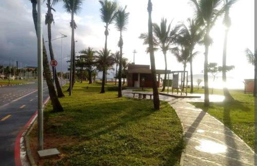 Piscina aquecida, 3 dorms ar condicionado, Cervejeira e Bilhar, a 500 metros do Mar - Foto 46