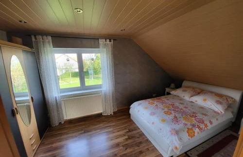 Schöne Wohnung mit eigenem Eingang und Parkplatz - Photo 9