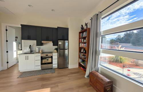 Modern Red Cliff Home with Private Pool - Foto 11