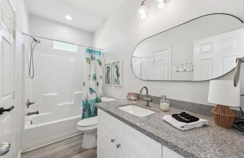 Beachfront Views with 3 bedrooms and 2 bathrooms - Foto 44