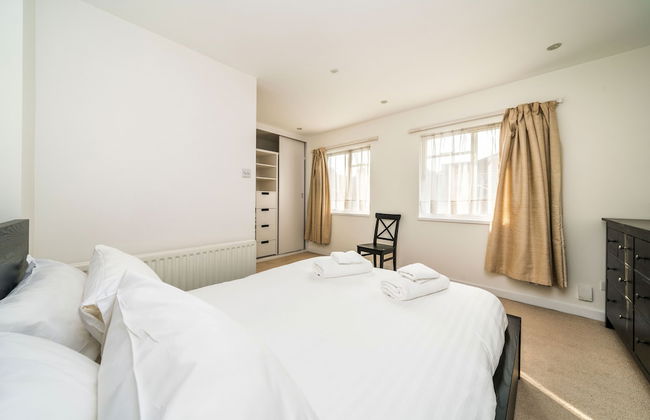 2 Bedroom Flat in Heart of Battersea near Station - Photo 8