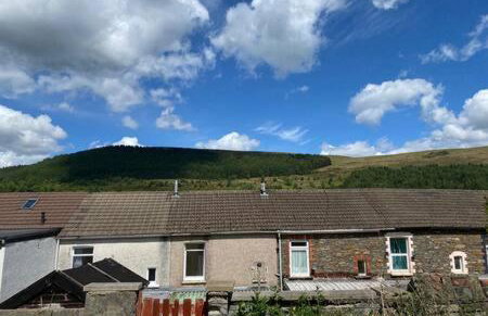 Taff Valley Heartwarming Cottage In Aberafan Merthyr Tydfil By STAE-Homes - Foto 6