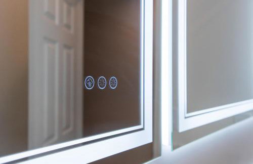 Entire Private Home with 3 Bedrooms 2 Bathrooms, with Garage, Gated Yard, King Bed House, Available Now - Foto 42