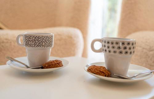 Elegant Marbella Apartment, 5-Pool Oasis, Sunlit Terrace, Garage - Photo 23