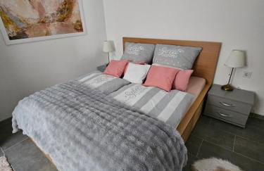 Warburg, FeWo "Sweet Home" 2,5 Zi- EG-separater Eingang - Parkplatz - Terasse- komfortabel,renoviert - Foto 3