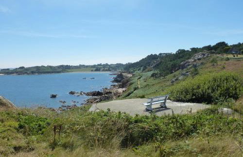 Port-blanc Beach Cottage in Plougasnou - Photo 59