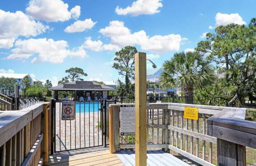 Woofs and Waves by Pristine Properties Vacation Rentals - Foto 33