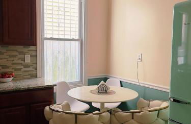 3 bdrm stay! Trippy King Suite by Dwtwn Nwk - Foto 52