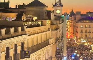 Piso Ático con Terraza y Jacuzzi con vistas a Sol en Madrid Centro - Foto 1