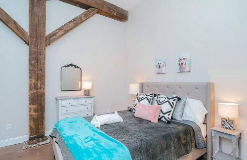 Breakfast at Tiffanys Downtown Newport News - Foto 16