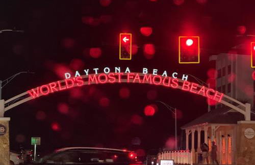 Oceanside Haven Entire home across Daytona Beach sleeps 8 4 beds 2 and a half bath - Foto 16