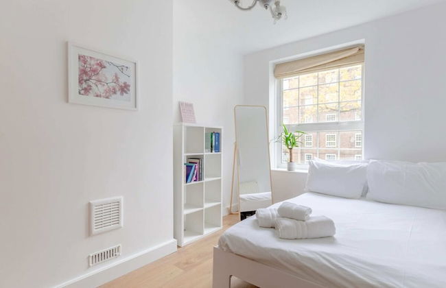 Central & Stylish 1BD Flat - 8mins to Greenwich! - Photo 4