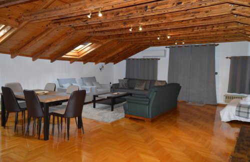 Wooden Attic - Foto 17